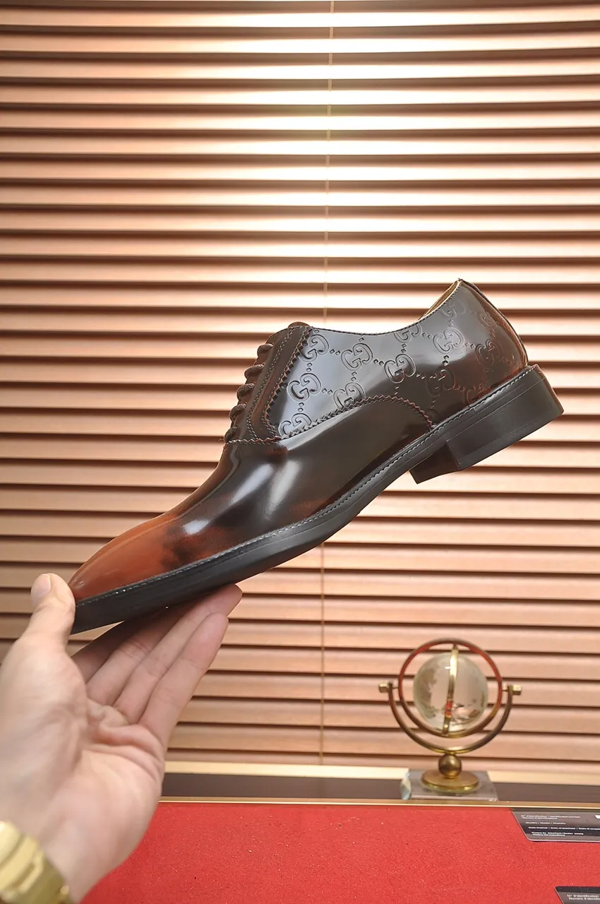 Men's shoes💰500💶Italy's top luxury men's shoe giant (GUCCI) (Gucci) (full cowhide lining) new arrival🍃Original European style🔰 Pleasant to the eye😍In order to make the shoes more durable and non-deformable🌀The production continues to follow traditional methods but there is still no lack of innovation💪Choose original sheepskin for the leather♻️ Smooth and natural And extra bright ⭐Made of imported cowhide, the first choice of rich people 38-45 (45 customized)